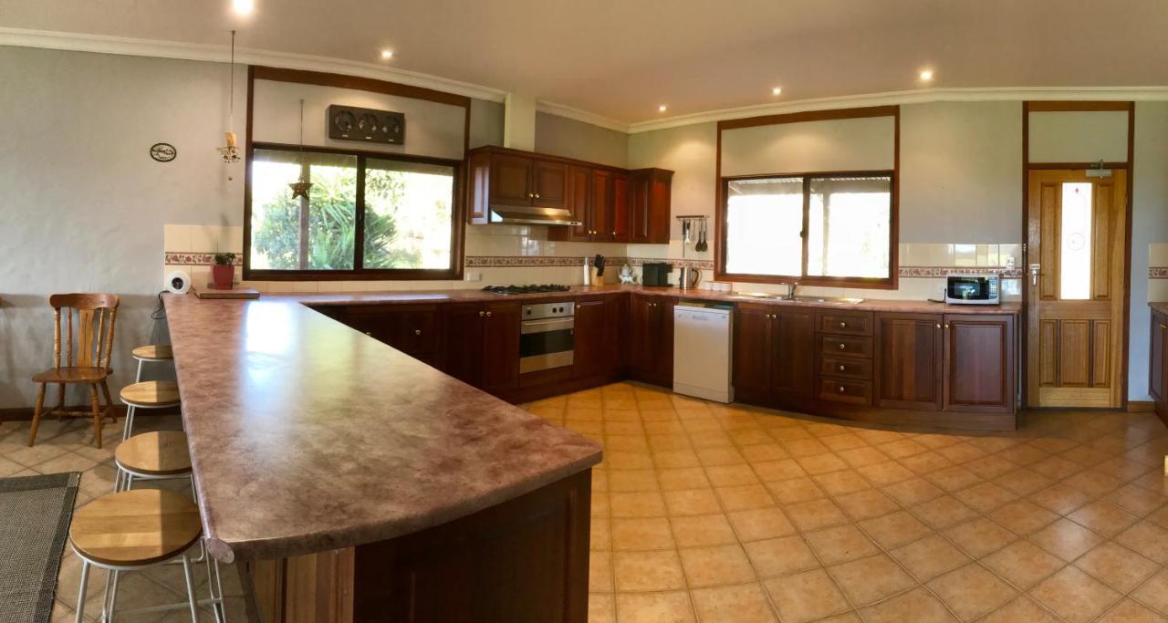 Bee'S Place - 3 Bedroom Home On 10 Acres Of Land With Distant Ocean Views Emu Bay Luaran gambar