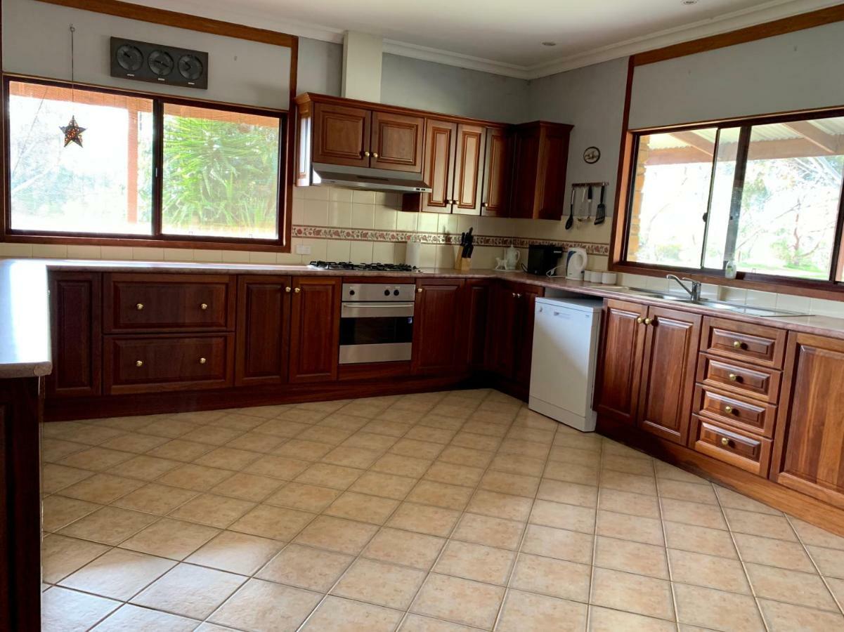 Bee'S Place - 3 Bedroom Home On 10 Acres Of Land With Distant Ocean Views Emu Bay Luaran gambar
